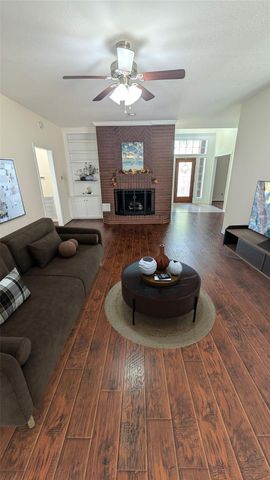 4510 Chestnut Meadow Drive, Sugar Land, TX 77479