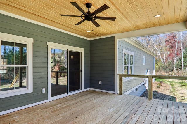 167 Haywood Crossing Drive, Hendersonville, NC 28791