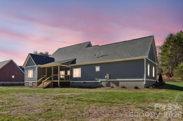 167 Haywood Crossing Drive, Hendersonville, NC 28791