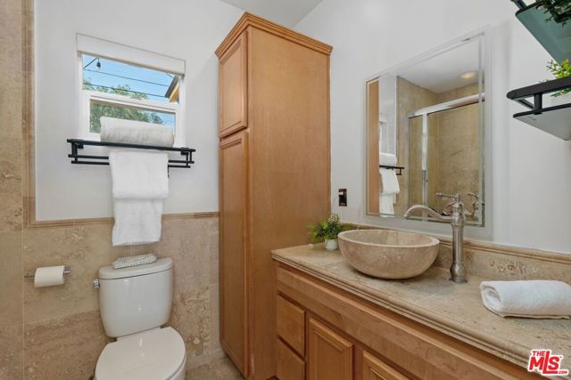 1659 Ellsmere Avenue, Los Angeles, CA 90019