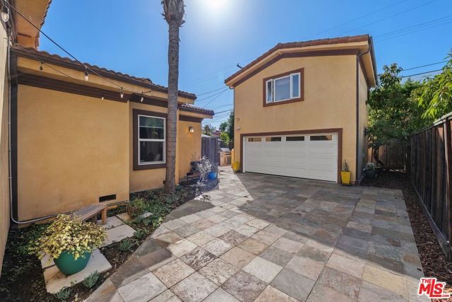1659 Ellsmere Avenue, Los Angeles, CA 90019