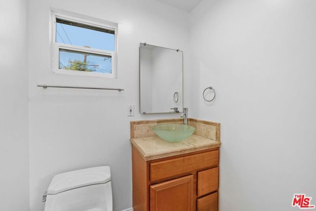 1659 Ellsmere Avenue, Los Angeles, CA 90019