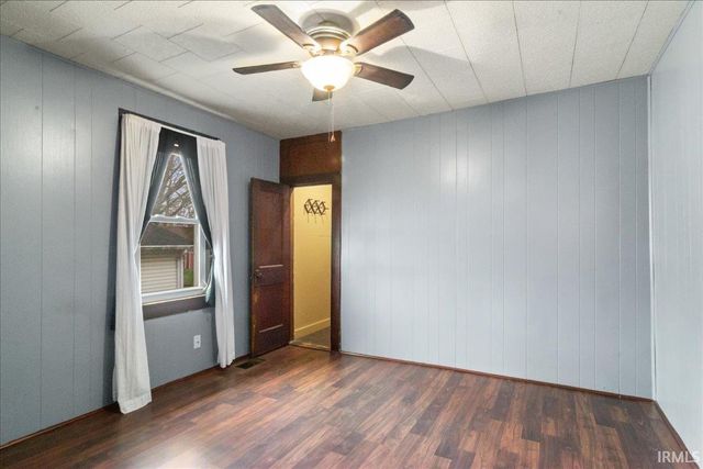 907 E Locust Street, Fort Branch, IN 47648