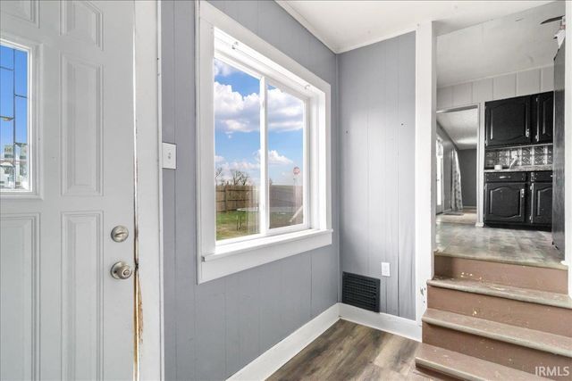 907 E Locust Street, Fort Branch, IN 47648