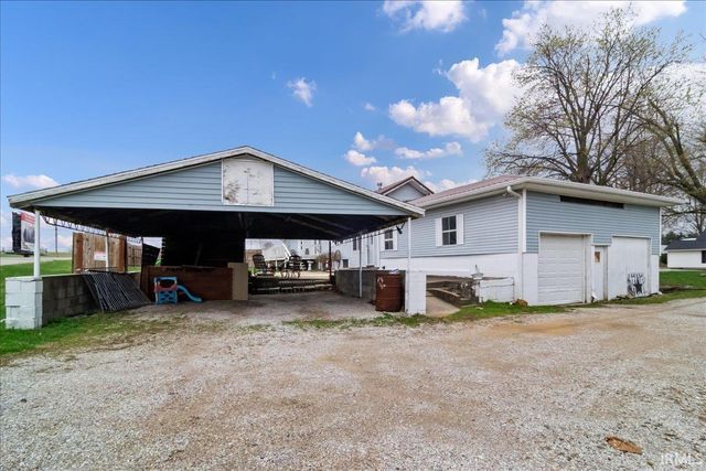 907 E Locust Street, Fort Branch, IN 47648