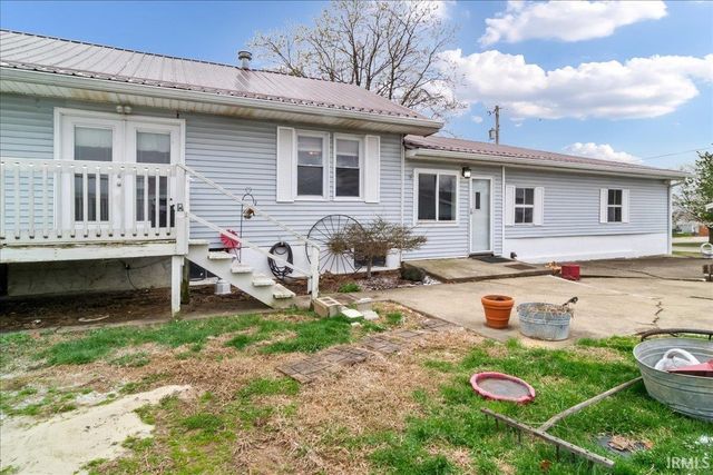 907 E Locust Street, Fort Branch, IN 47648