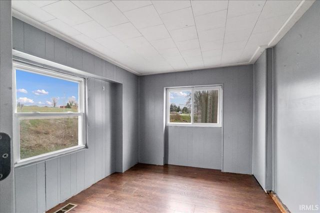 907 E Locust Street, Fort Branch, IN 47648