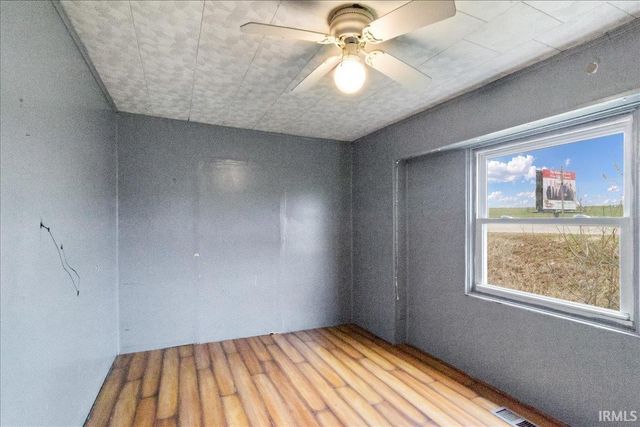 907 E Locust Street, Fort Branch, IN 47648