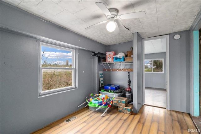 907 E Locust Street, Fort Branch, IN 47648