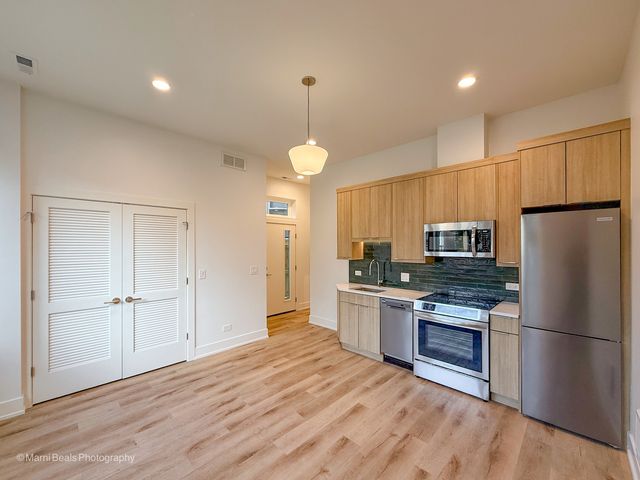 6537 S Rhodes Avenue, Chicago, IL 60637