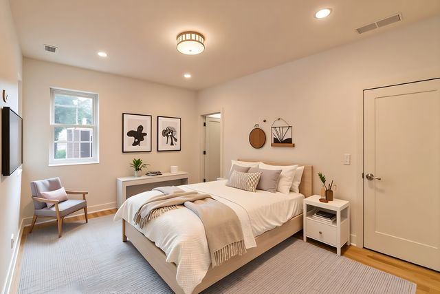 6537 S Rhodes Avenue, Chicago, IL 60637