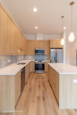 6537 S Rhodes Avenue, Chicago, IL 60637