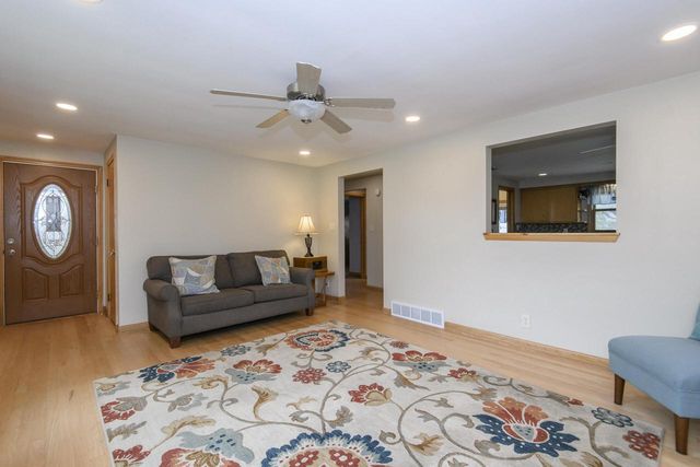 1521 25th STREET, Kenosha, WI 53140