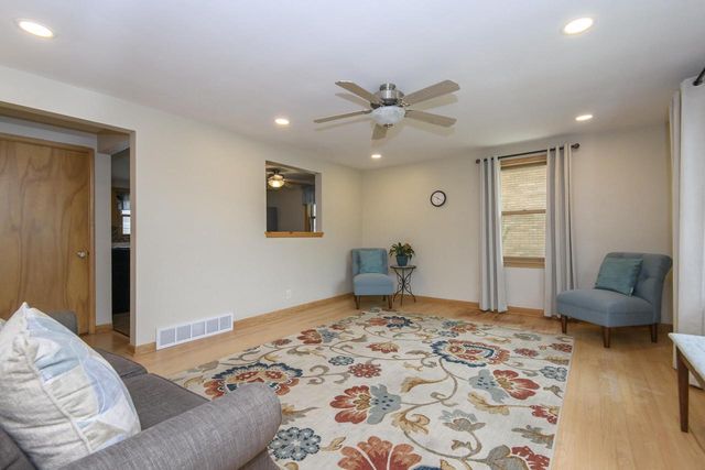 1521 25th STREET, Kenosha, WI 53140