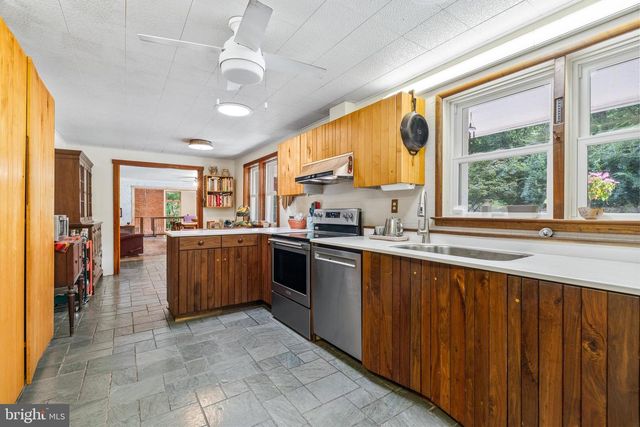 1108 HOFFMASTER RD, Knoxville, MD 21758
