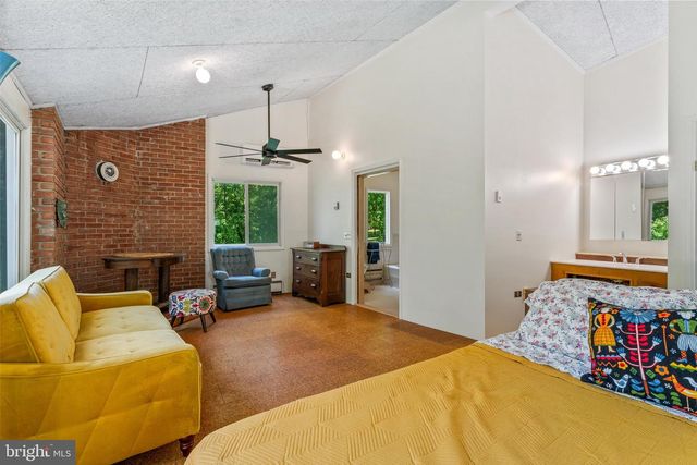 1108 HOFFMASTER RD, Knoxville, MD 21758