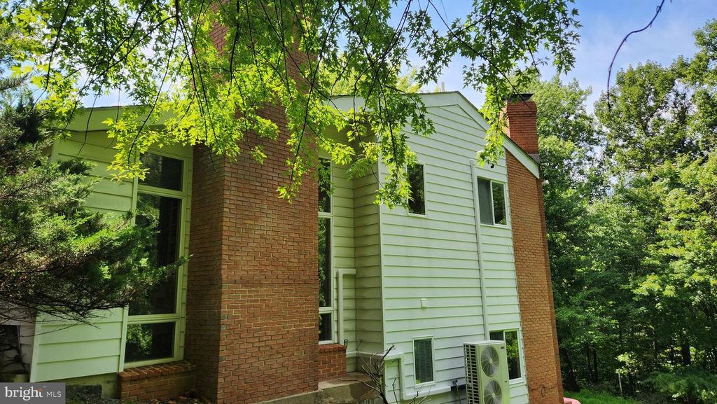 1108 HOFFMASTER RD, Knoxville, MD 21758