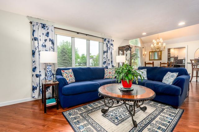 1 Woods Edge Lane, Mashpee, MA 02649