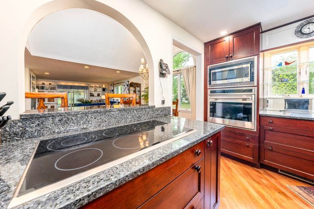 1 Woods Edge Lane, Mashpee, MA 02649