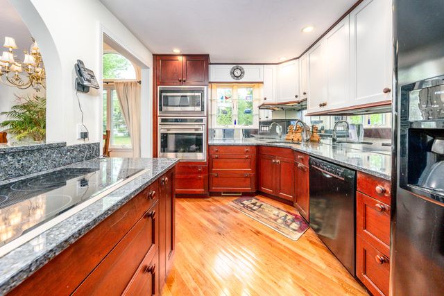 1 Woods Edge Lane, Mashpee, MA 02649