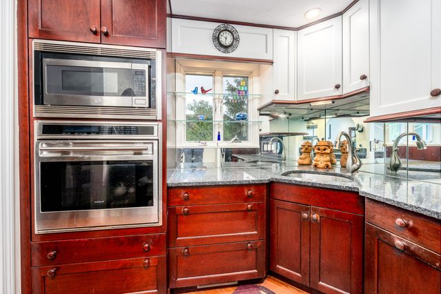 1 Woods Edge Lane, Mashpee, MA 02649