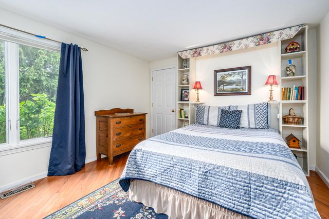 1 Woods Edge Lane, Mashpee, MA 02649