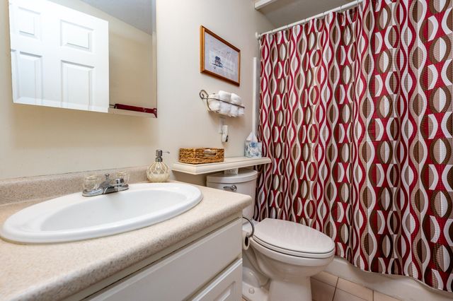 1 Woods Edge Lane, Mashpee, MA 02649