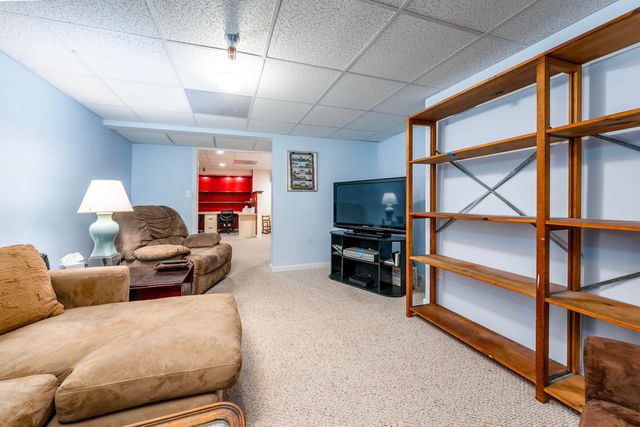 1 Woods Edge Lane, Mashpee, MA 02649