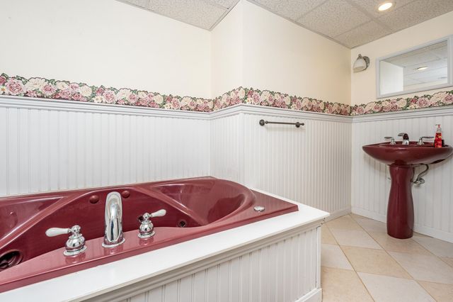 1 Woods Edge Lane, Mashpee, MA 02649