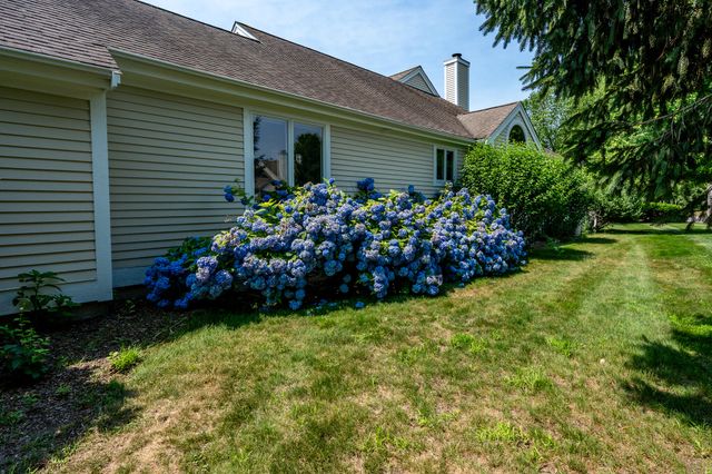1 Woods Edge Lane, Mashpee, MA 02649