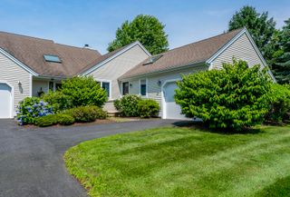 1 Woods Edge Lane, Mashpee, MA 02649