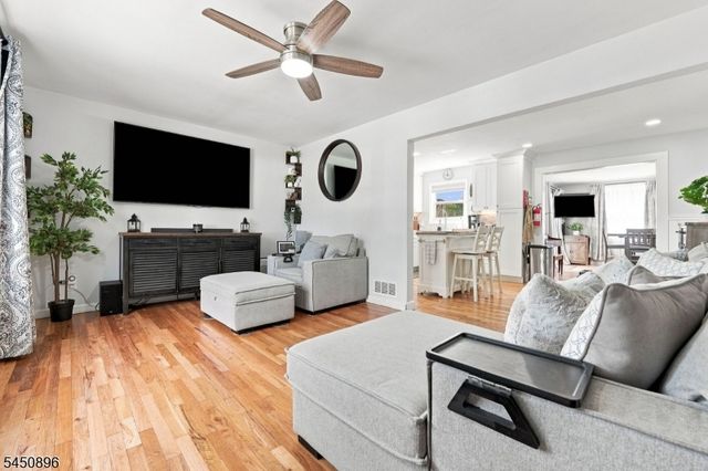 1204 Wheatsheaf Rd, Roselle Boro, NJ 07203