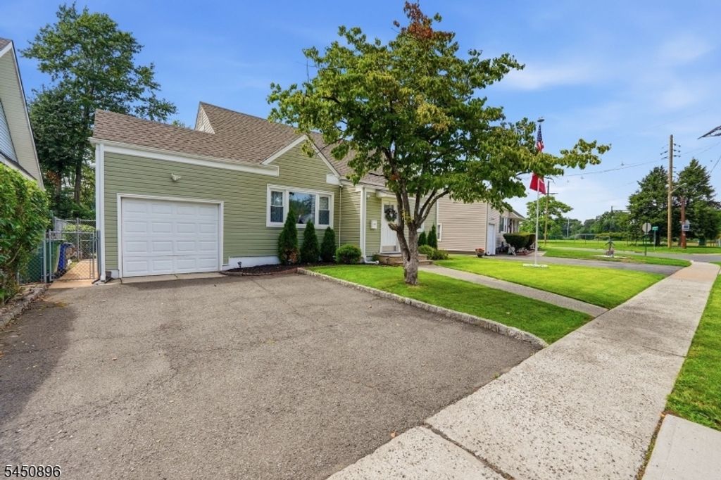 1204 Wheatsheaf Rd, Roselle Boro, NJ 07203 — photo 2