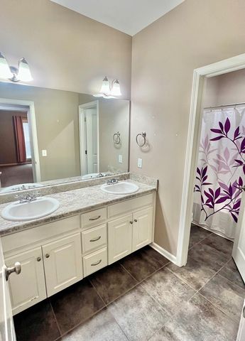 102 Middlebury Court, Dothan, AL 36301