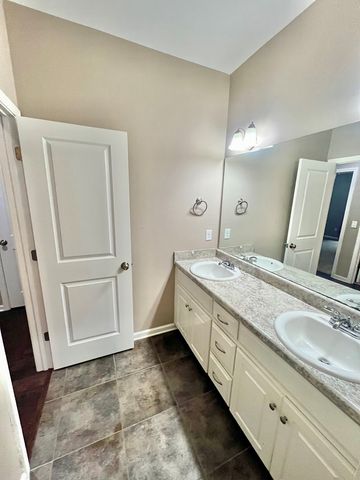 102 Middlebury Court, Dothan, AL 36301