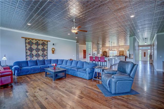 12714 S Harris Road, Greenwood, MO 64034