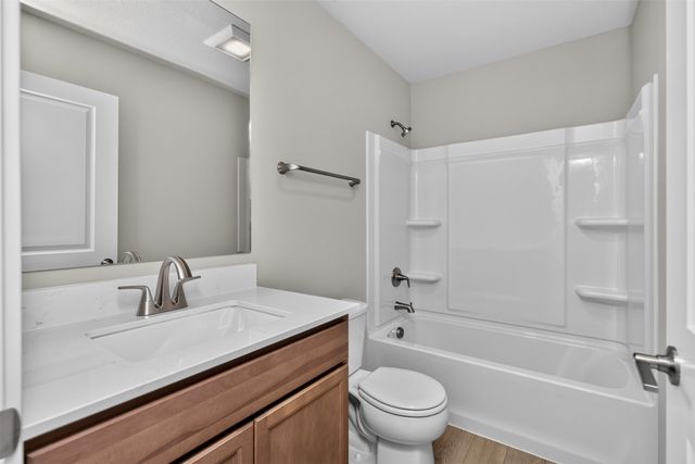 710 NE Crossing Oaks Drive, Ankeny, IA 50021