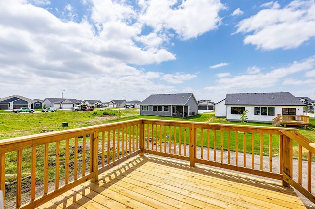 710 NE Crossing Oaks Drive, Ankeny, IA 50021