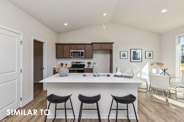 710 NE Crossing Oaks Drive, Ankeny, IA 50021