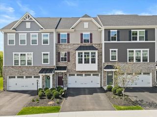 150 Curtis Ct, Ross Twp, PA 15237