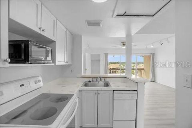 564 ORANGE DRIVE 40, Altamonte Springs, FL 32701