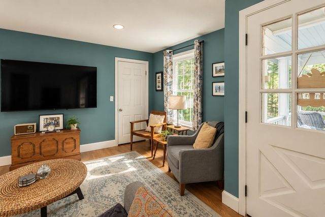 11 Beach Drive, Kingston, NH 03848