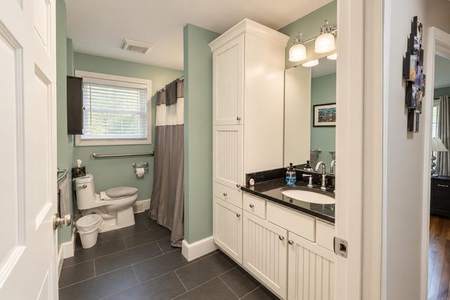 11 Beach Drive, Kingston, NH 03848