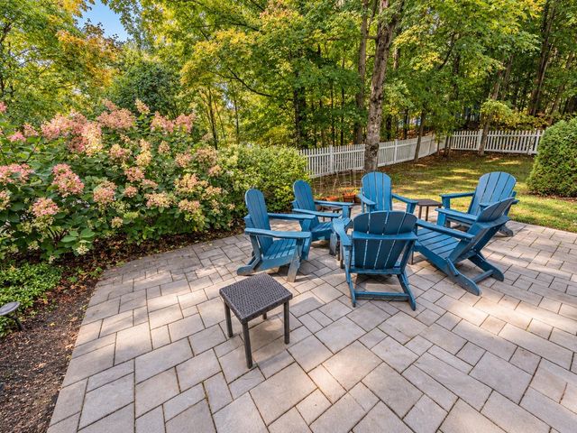 11 Beach Drive, Kingston, NH 03848
