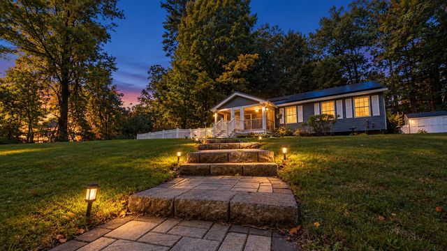 11 Beach Drive, Kingston, NH 03848
