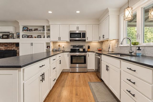 11 Beach Drive, Kingston, NH 03848