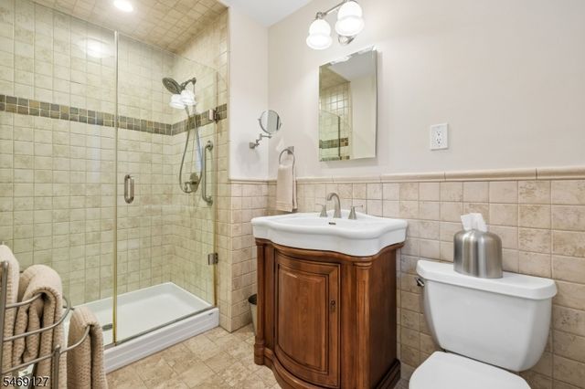 60 Troy Dr, Springfield Twp., NJ 07081