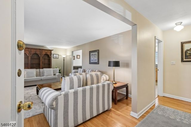 60 Troy Dr, Springfield Twp., NJ 07081