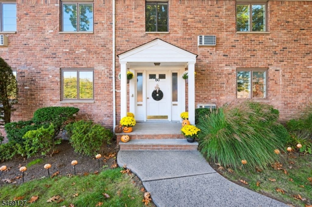 60 Troy Dr, Springfield Twp., NJ 07081
