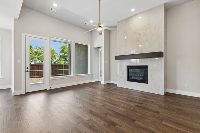 1009 Goldenrod Drive, Justin, TX 76247